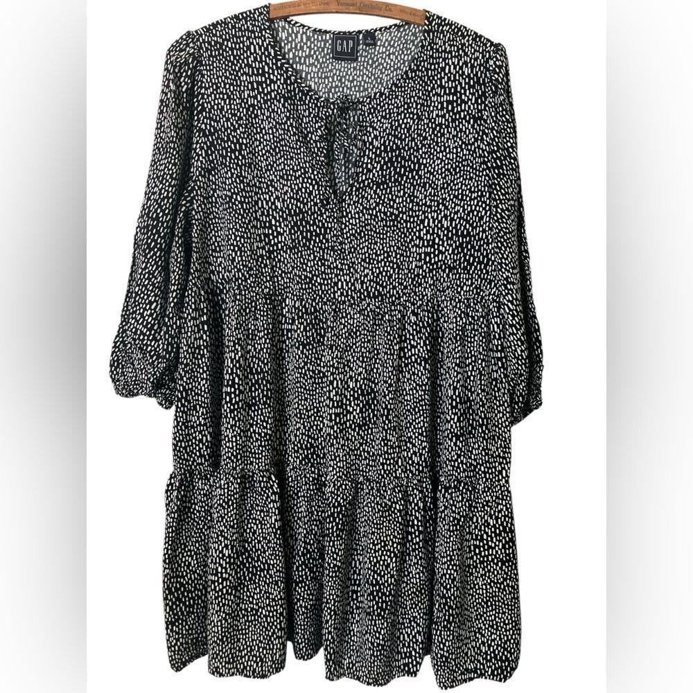 Gap Dress Size L Tiered 3/4 Sleeves Flowy Lightweight Black White